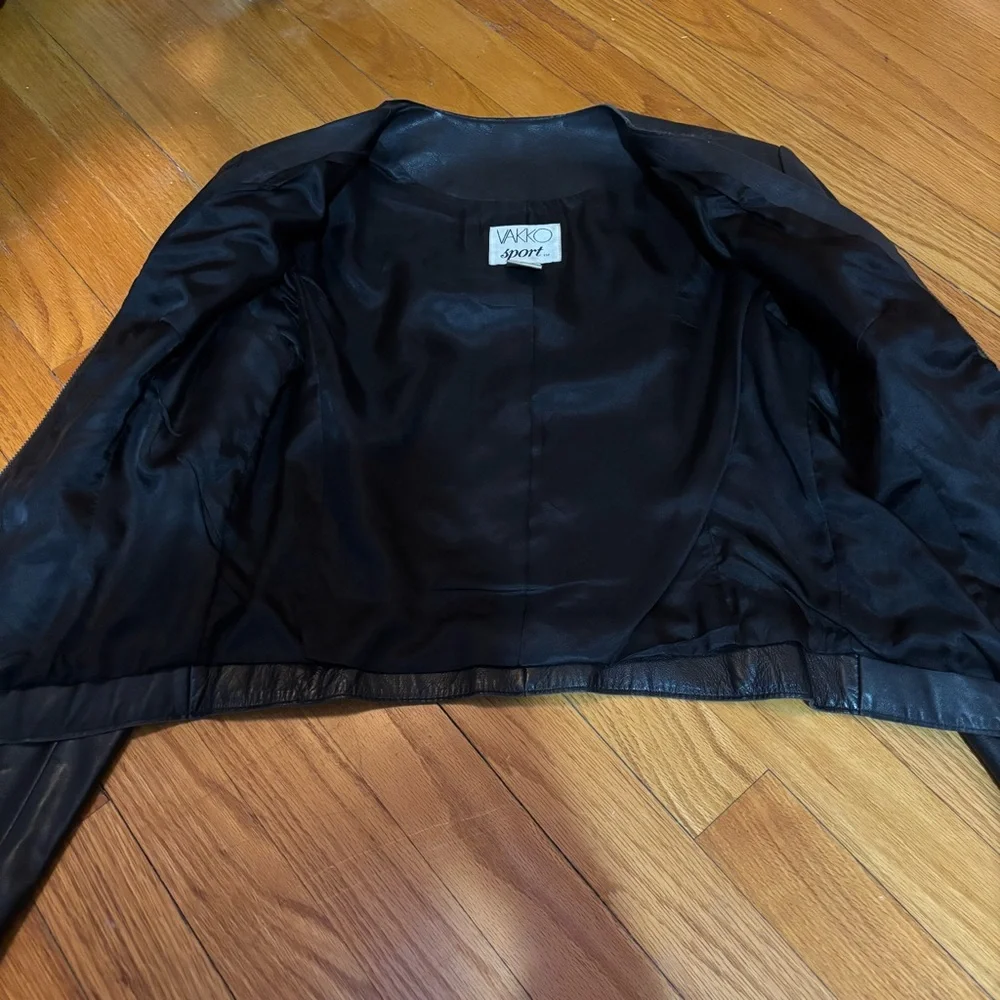 Vakko Vintage Black Leather Jacket for Women - Picture 6 of 9